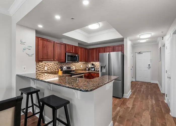 Apartment Gorgeous Renovated 2 Bedroom At Crystal Tower! Fall Specials *