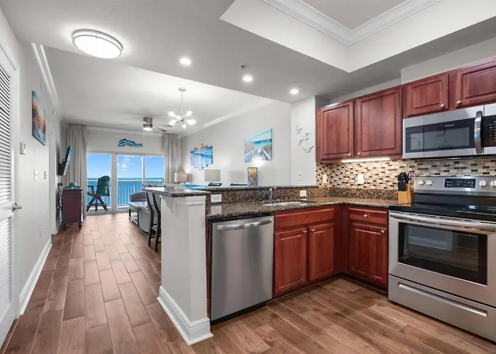 Gorgeous Renovated 2 Bedroom At Crystal Tower! Fall Specials Apartment *