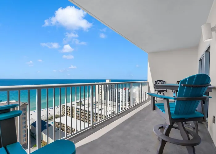 Gorgeous Renovated 2 Bedroom At Crystal Tower! Fall Specials Apartment
