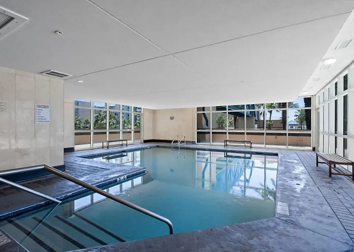 Apartment Gorgeous Renovated 2 Bedroom At Crystal Tower! Fall Specials
