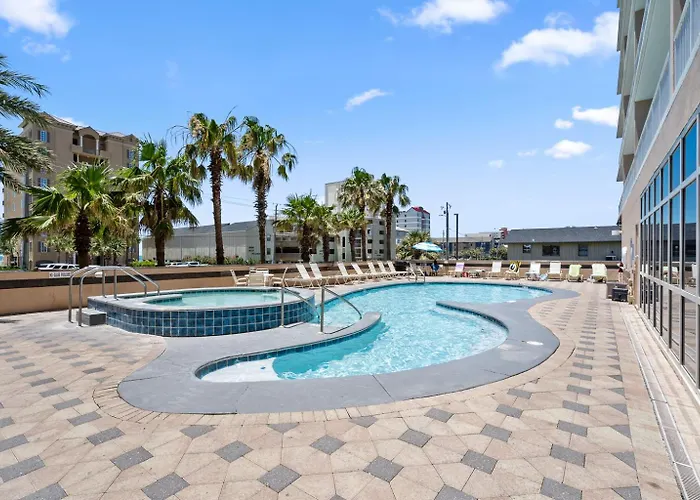 Gorgeous Renovated 2 Bedroom At Crystal Tower! Fall Specials