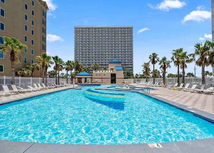 Gorgeous Renovated 2 Bedroom At Crystal Tower! Fall Specials Apartment